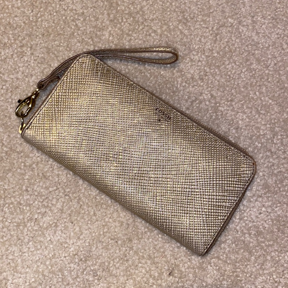 Gold leather Fossil wallet wristlet with detachable strap